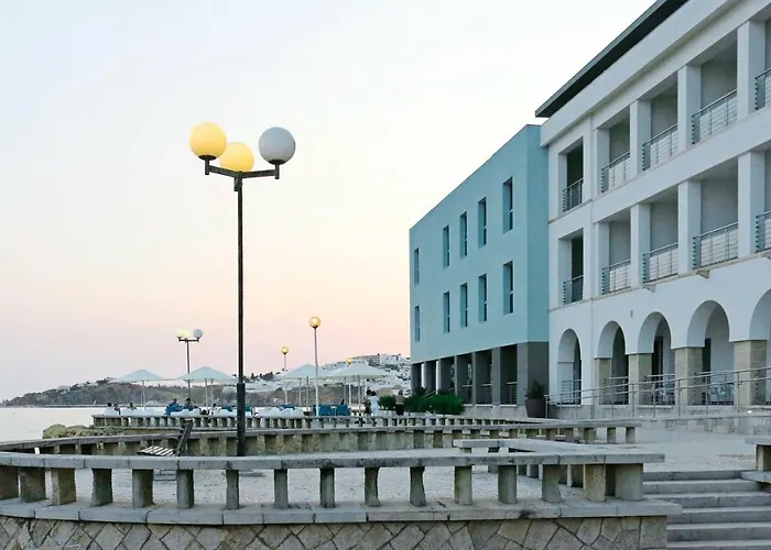 Com Piscina Em Albufeira, Da Oura *